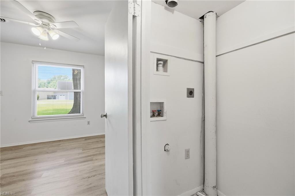 1677 Darren Cir Property Photo 13