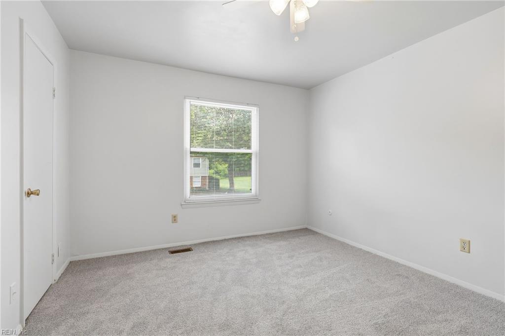 1677 Darren Cir Property Photo 18