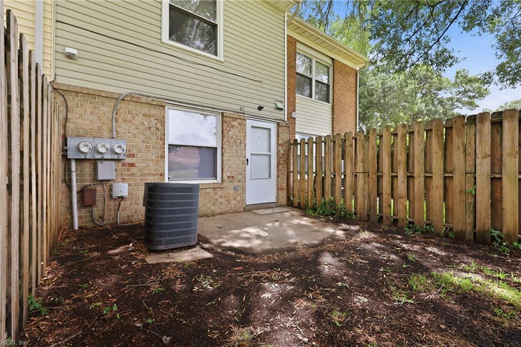 1677 Darren Cir Property Photo 22