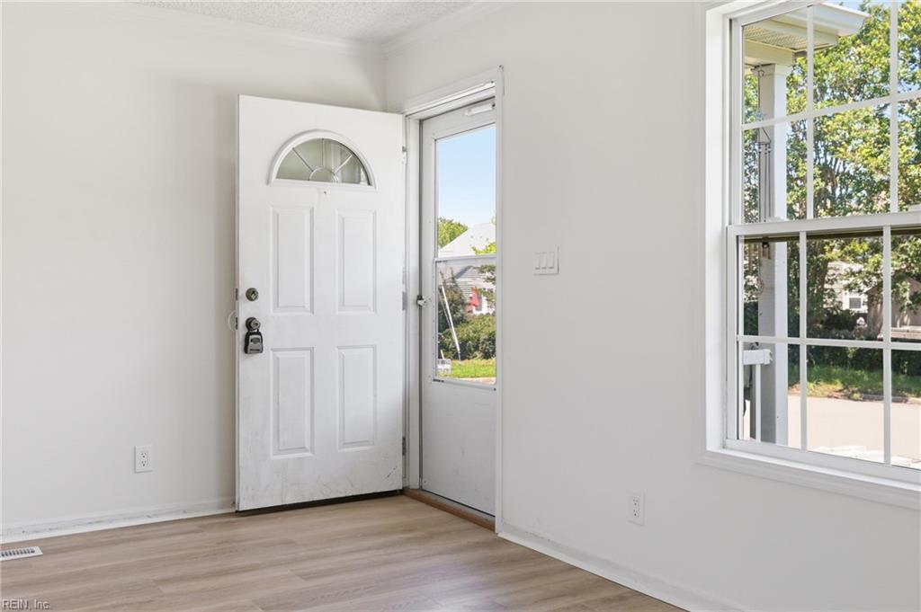 1200 General St Property Photo 2