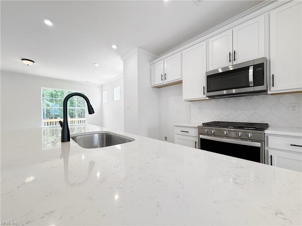 2010 Melbourne St Property Photo 6
