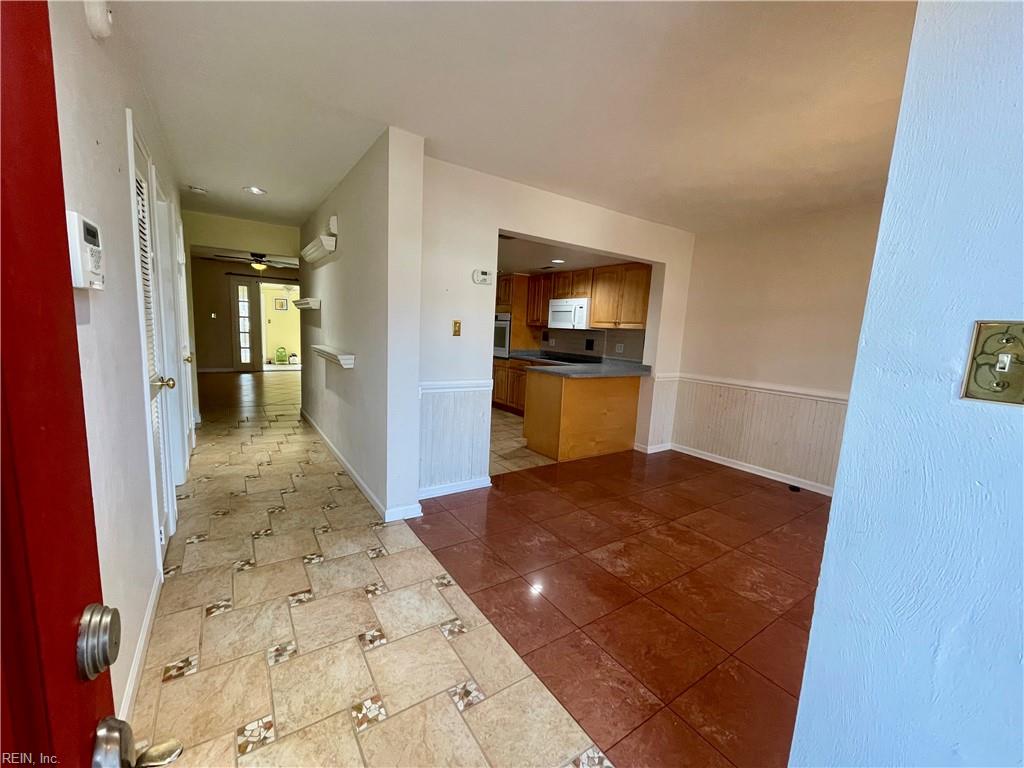 2402 Whaler Ct Property Photo 2