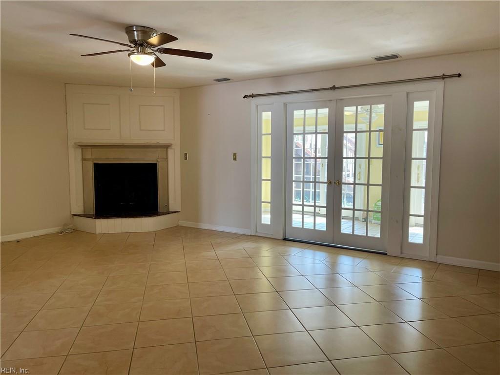 2402 Whaler Ct Property Photo 8