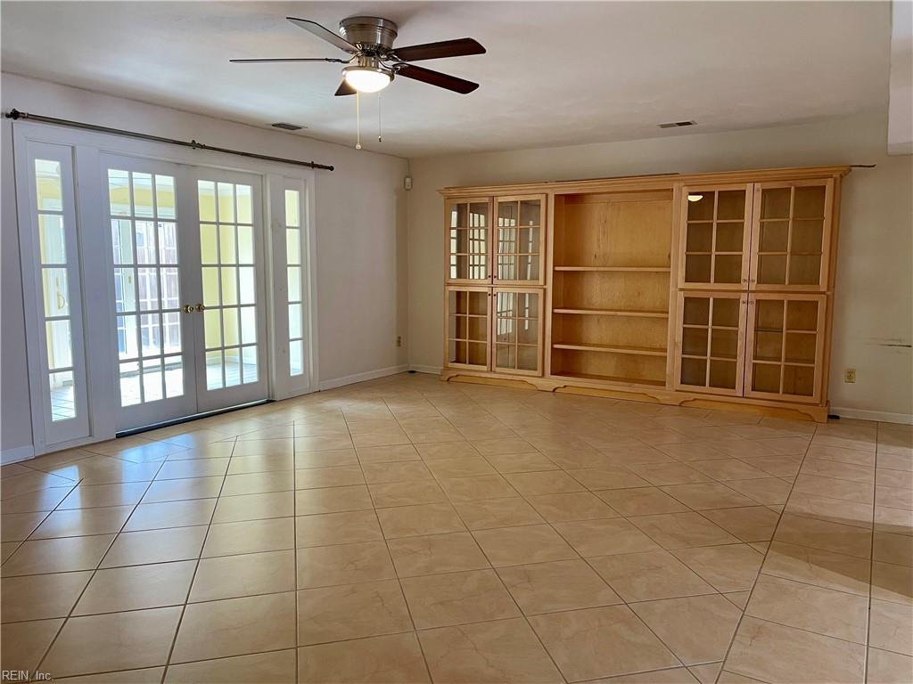 2402 Whaler Ct Property Photo 9