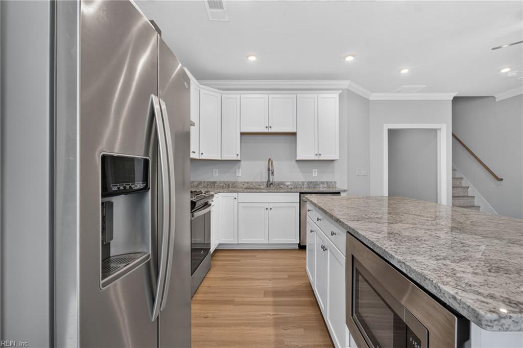 433 Asuza St Property Photo 2