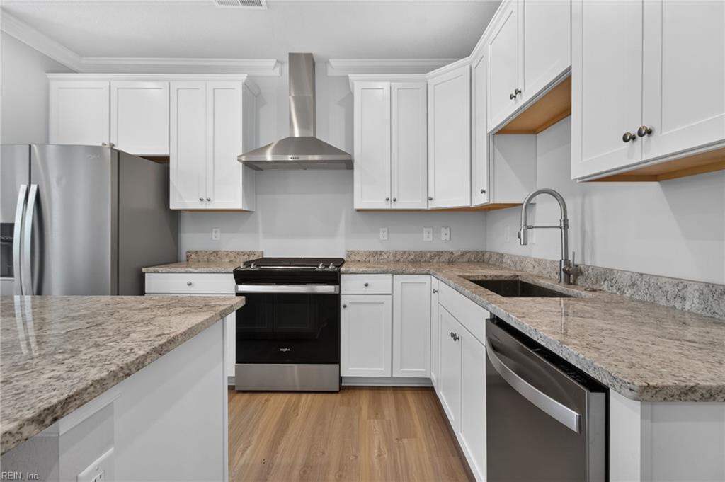 433 Asuza St Property Photo 3