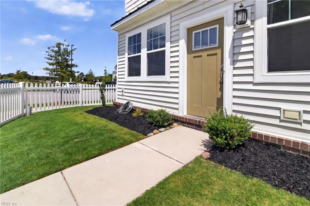 433 Asuza St Property Photo 11