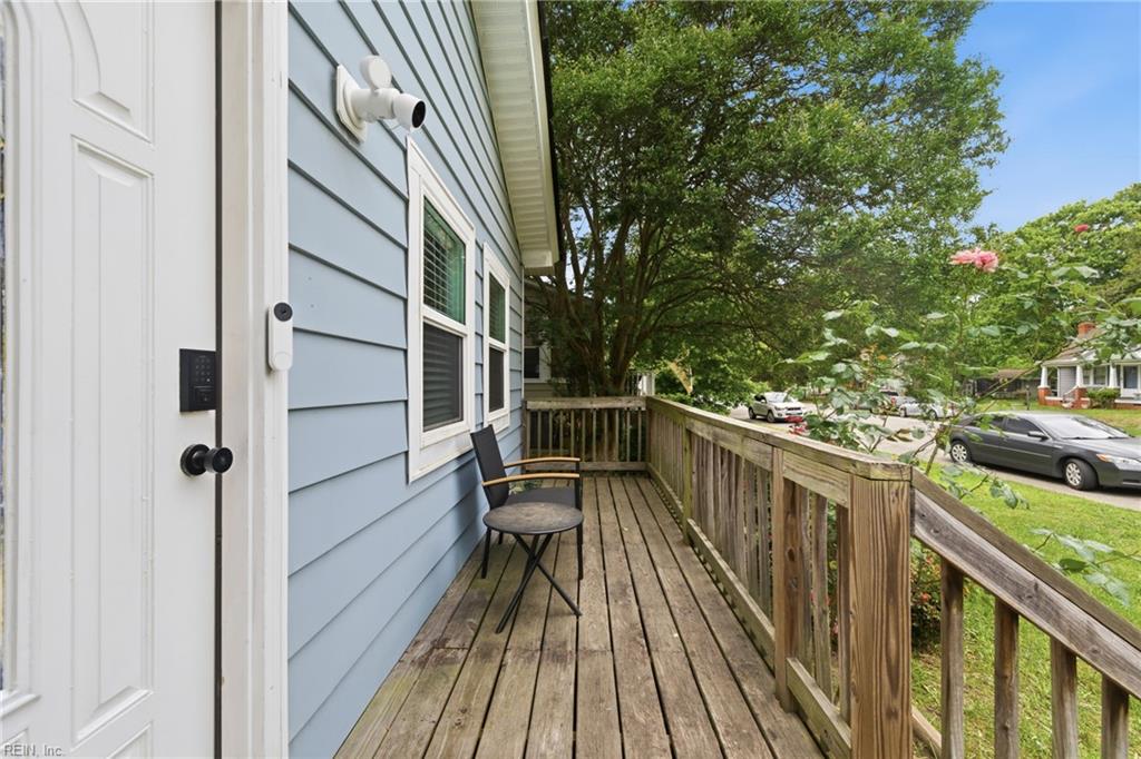 139 Locust Ave Property Photo 2