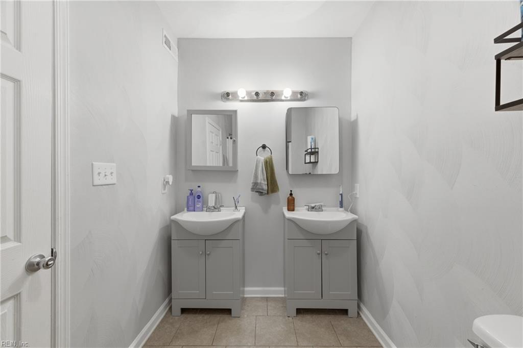139 Locust Ave Property Photo 9