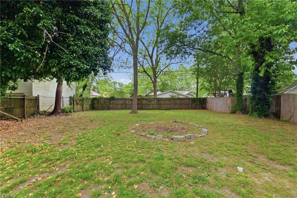 139 Locust Ave Property Photo 16