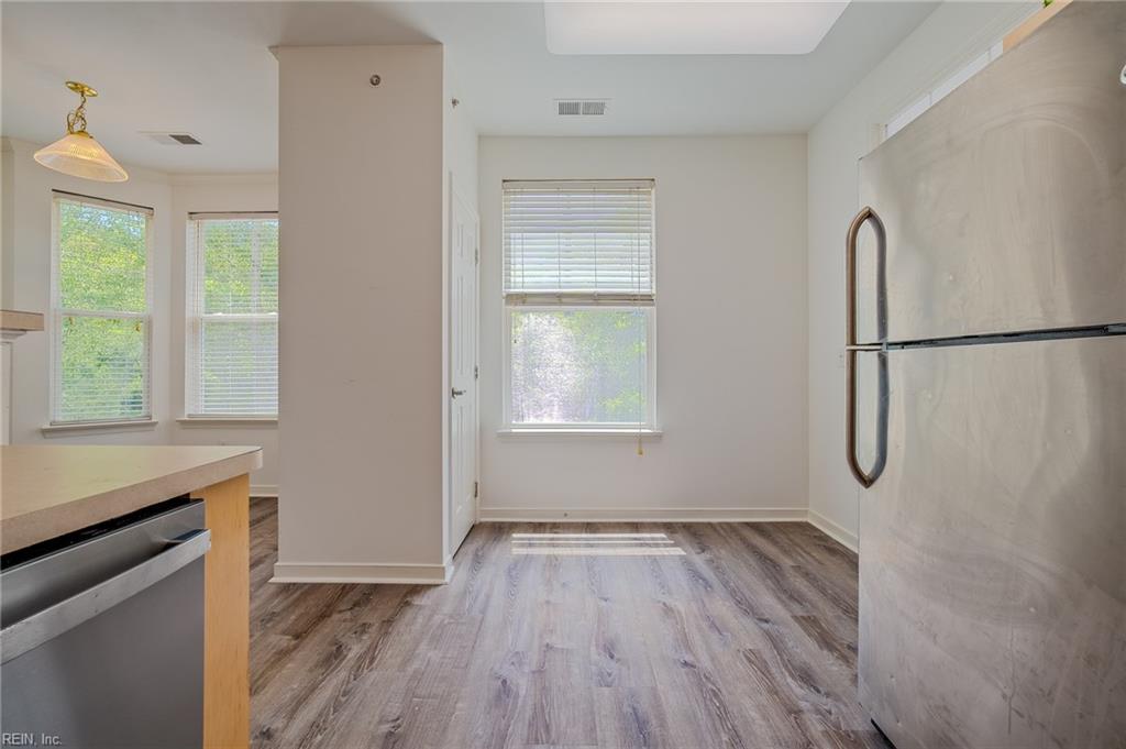 704 River Rock Way Property Photo 5