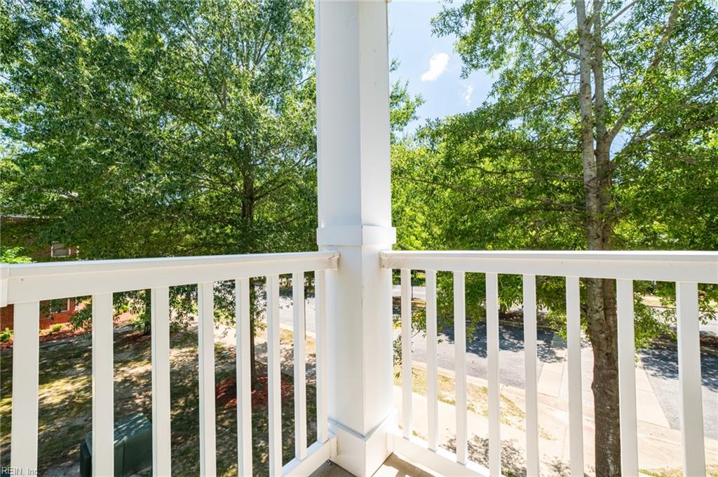 704 River Rock Way Property Photo 11