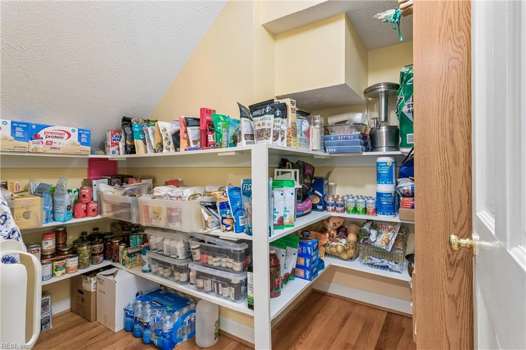 2756 Linden Ln Property Photo 15