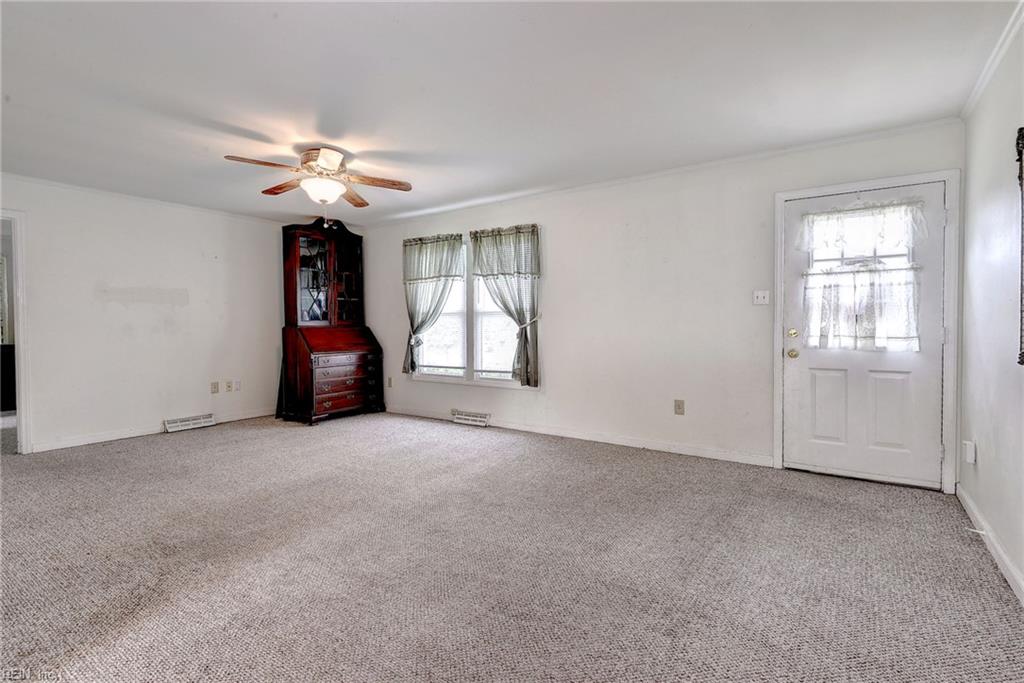 129 Mirror Lake Dr Property Photo 6