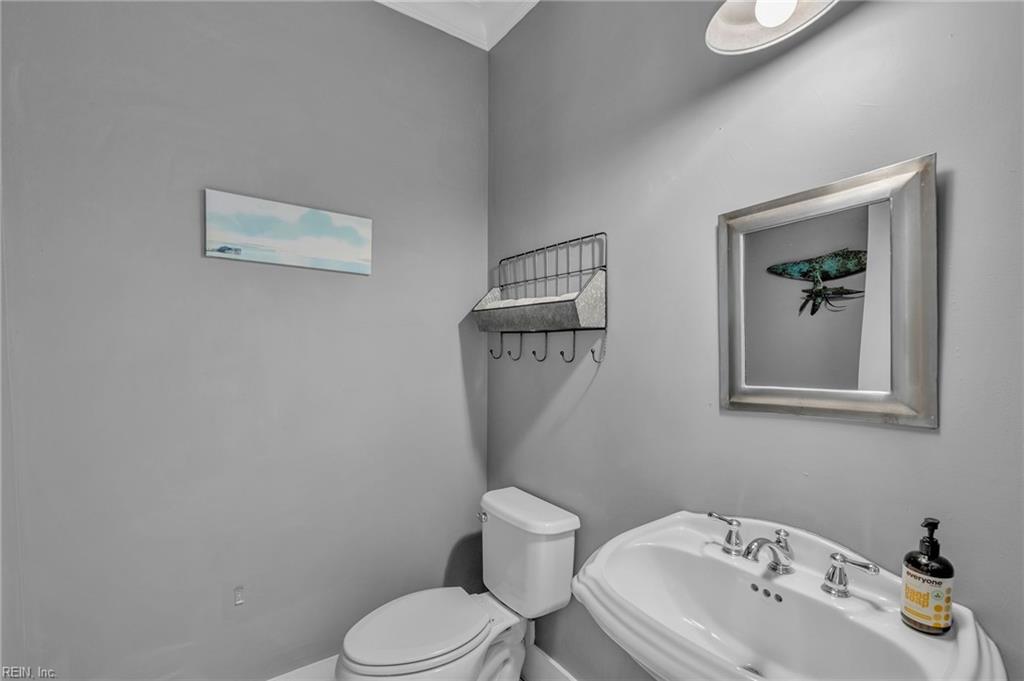116 Colonial Way Property Photo 24