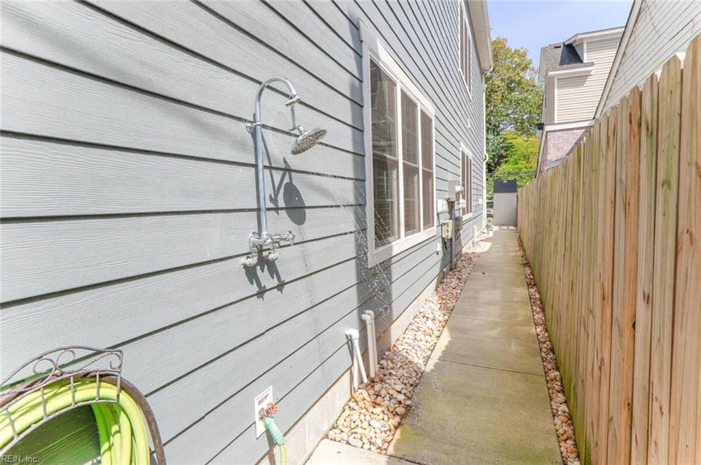 413 22nd St Property Photo 5