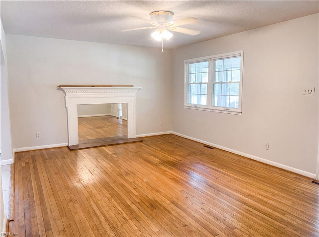 4307 Greenwood Dr Property Photo 3