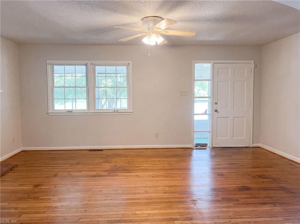 4307 Greenwood Dr Property Photo 6