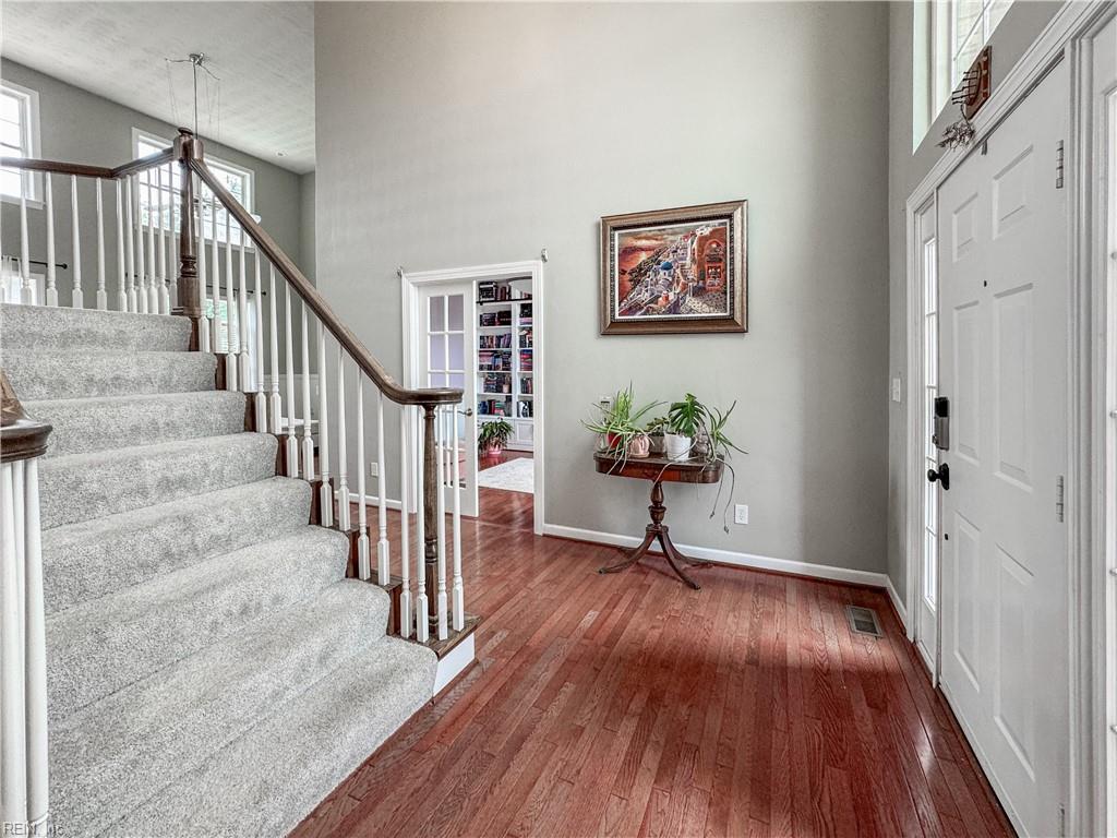 208 Leicester Ct Property Photo 7