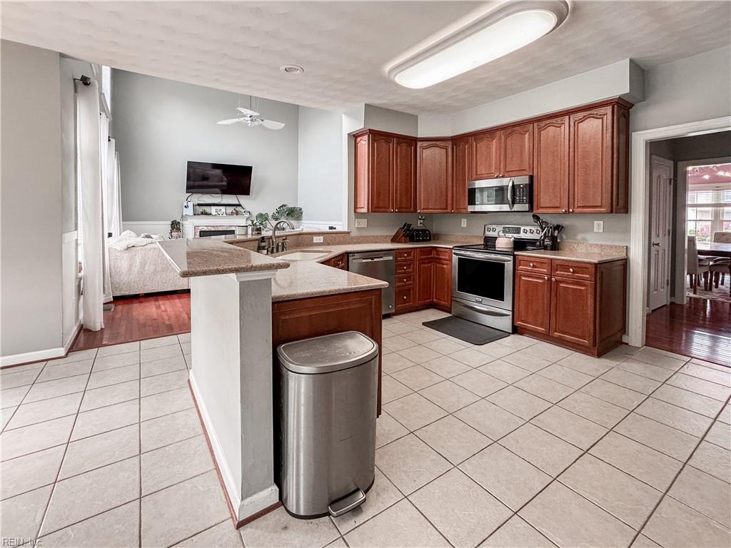 208 Leicester Ct Property Photo 15