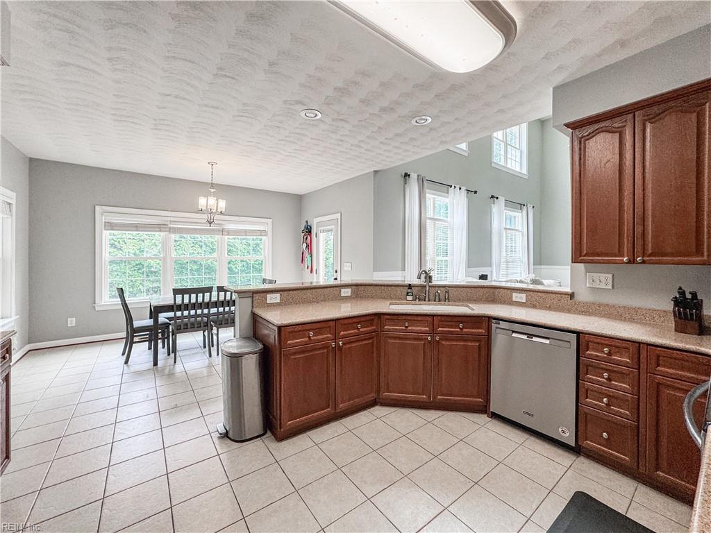 208 Leicester Ct Property Photo 17