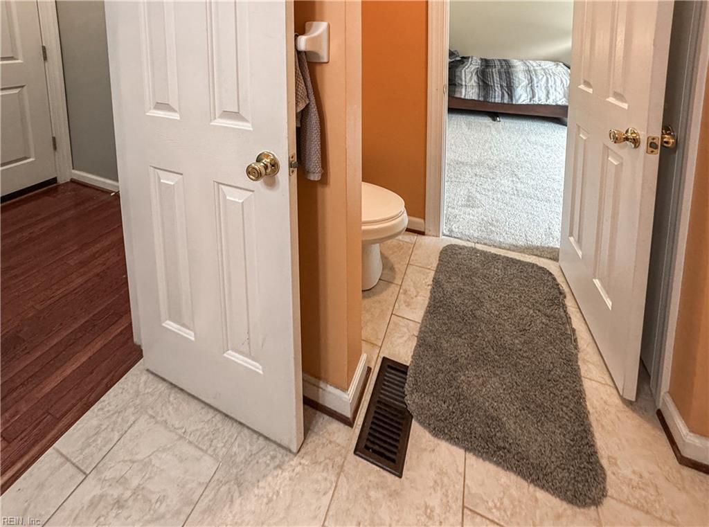 208 Leicester Ct Property Photo 23