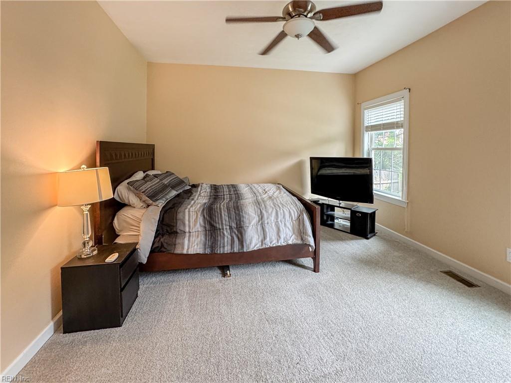 208 Leicester Ct Property Photo 24