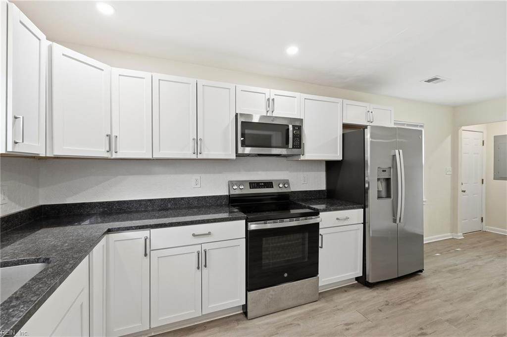 2301 Rush St Property Photo 10