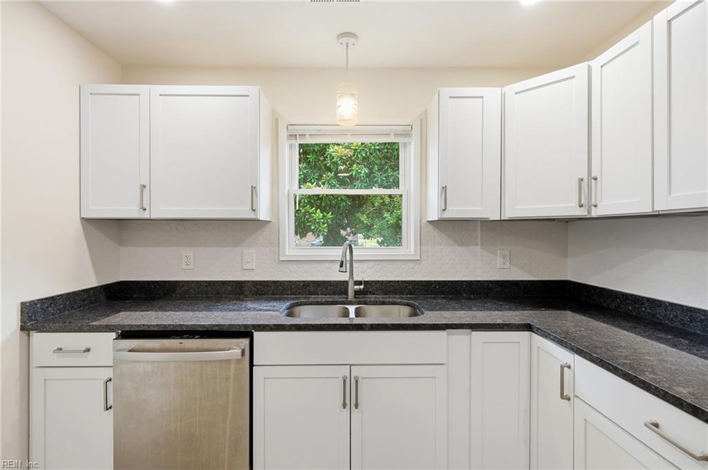 2301 Rush St Property Photo 11