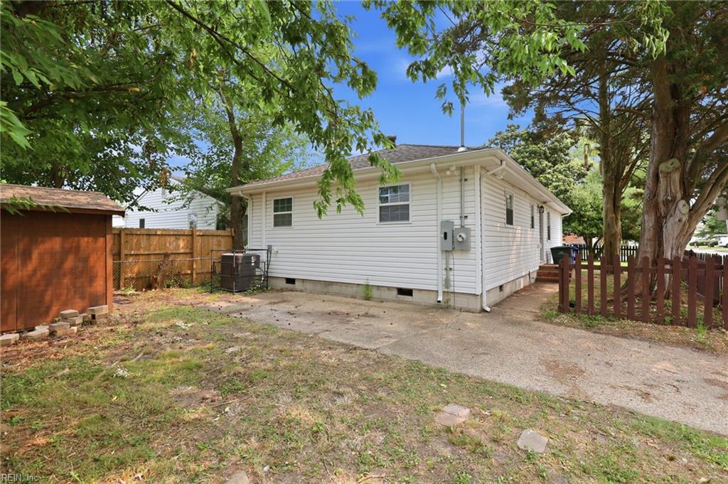 2301 Rush St Property Photo 30