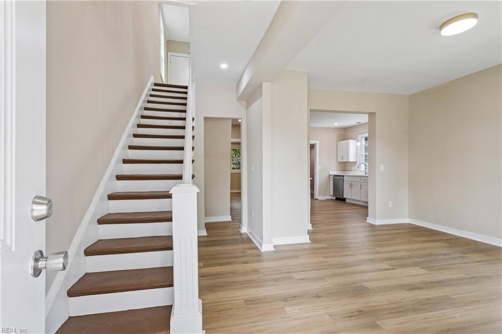 2511 Roanoke Ave Property Photo 5