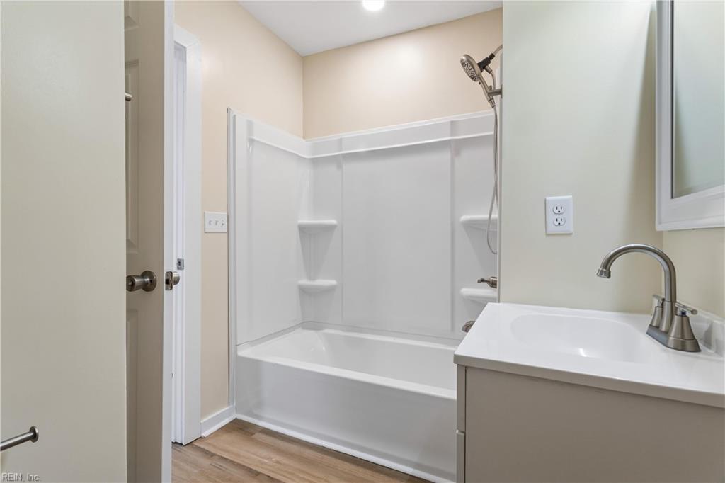 2511 Roanoke Ave Property Photo 32