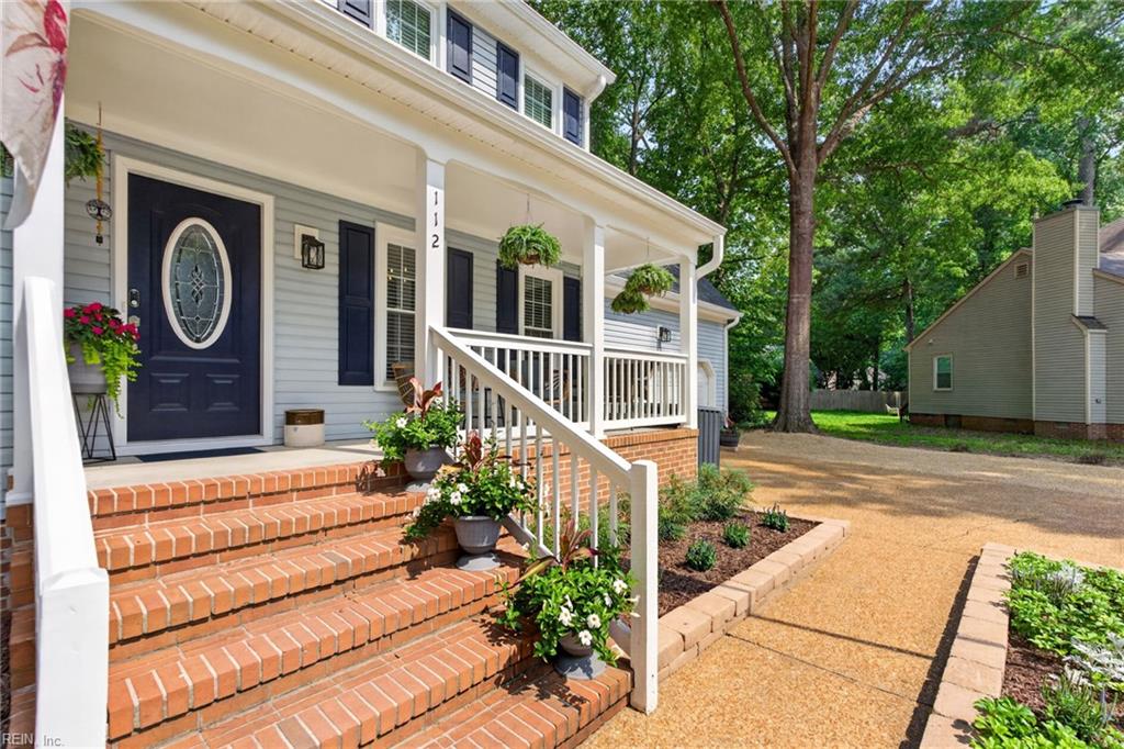 112 Puffin Ln Property Photo 3