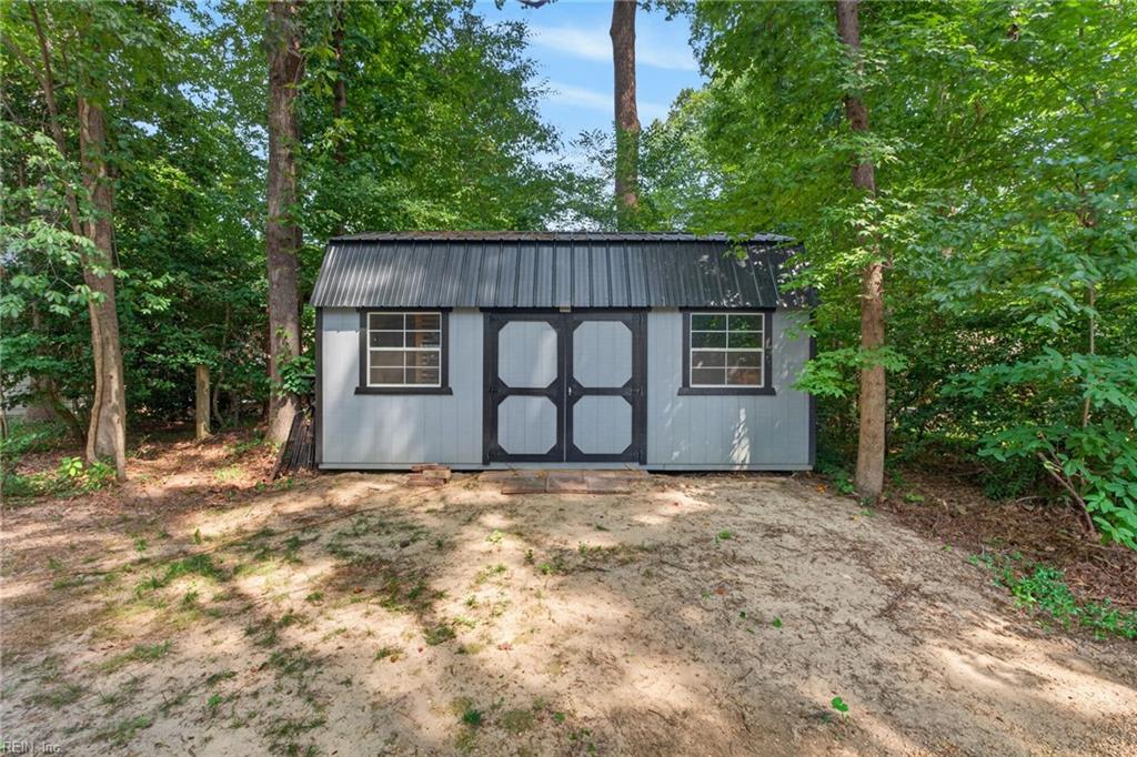 112 Puffin Ln Property Photo 37