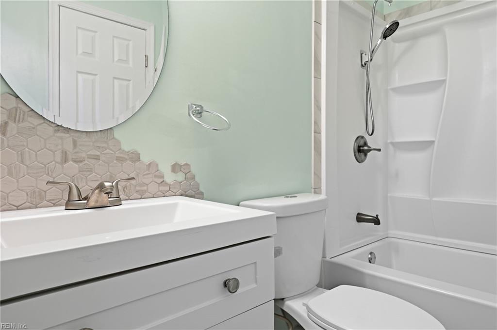 6020 Edgelake Dr Property Photo 19