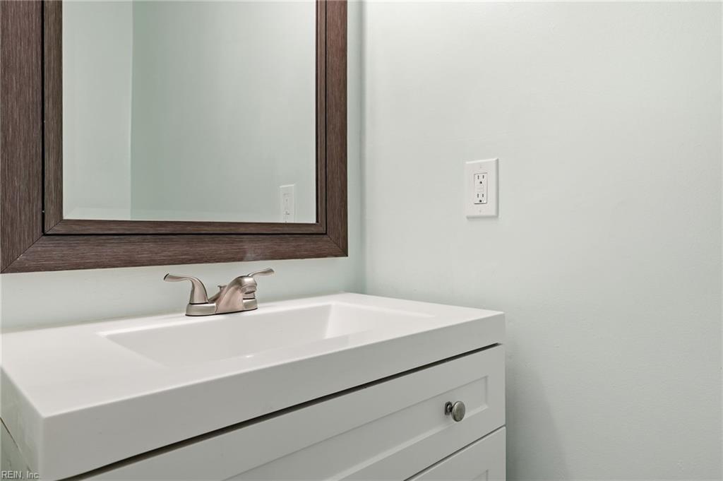 6020 Edgelake Dr Property Photo 20