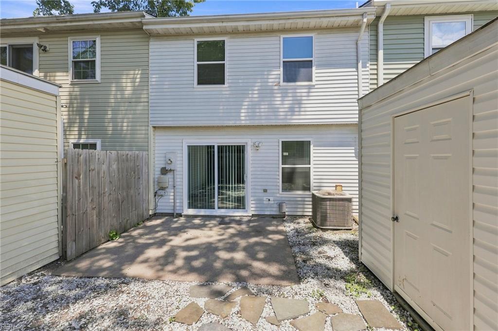 6020 Edgelake Dr Property Photo 22