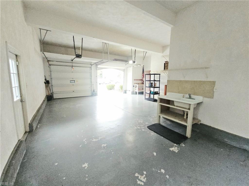 806 Falls Creek Dr Property Photo 22