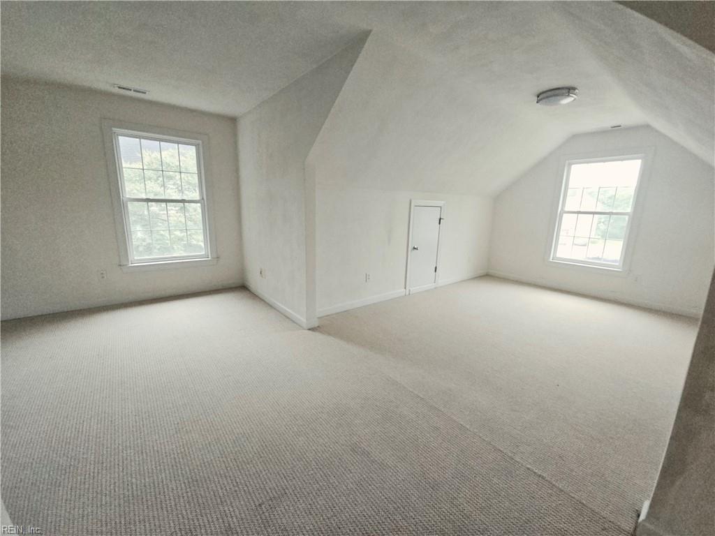 806 Falls Creek Dr Property Photo 29