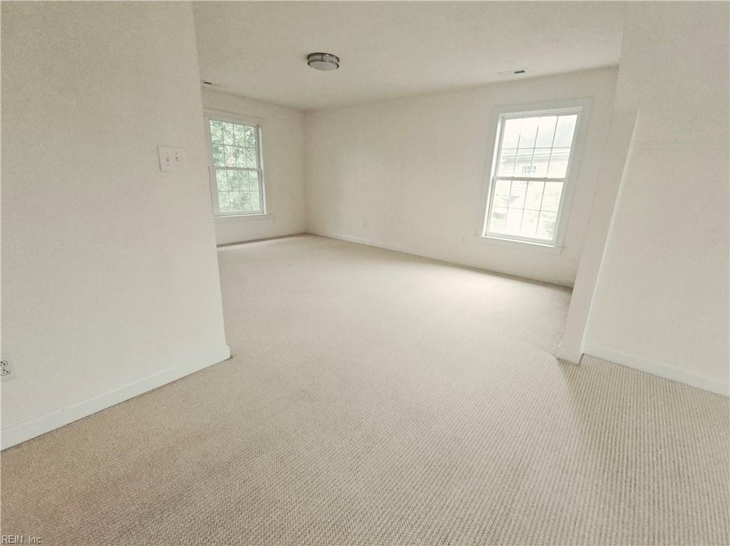 806 Falls Creek Dr Property Photo 30