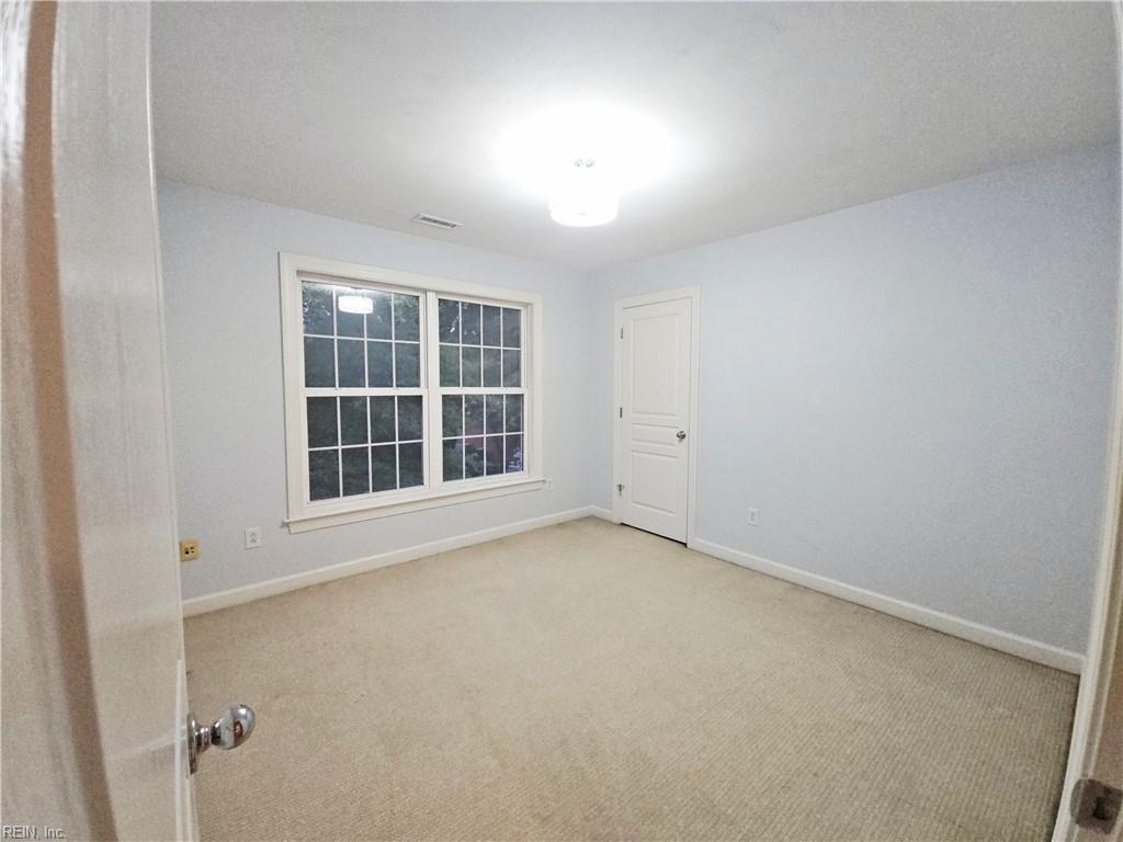 806 Falls Creek Dr Property Photo 36