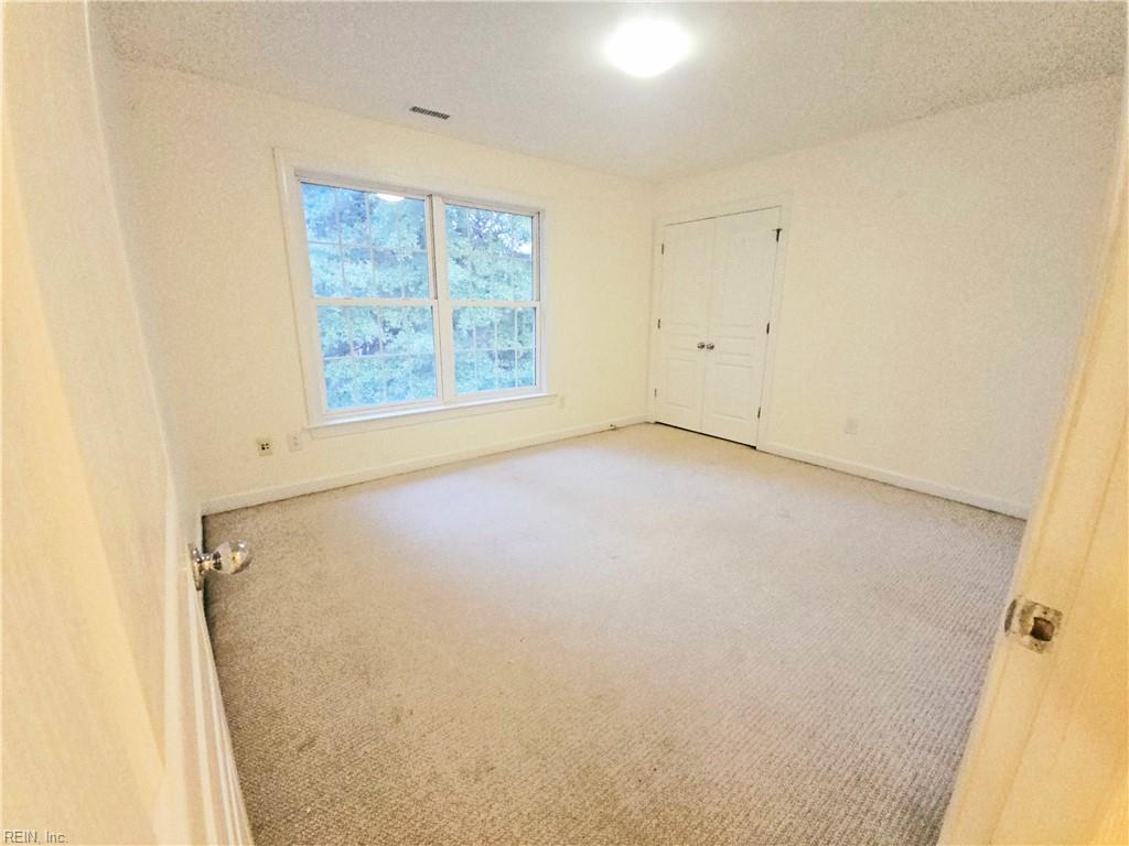 806 Falls Creek Dr Property Photo 37