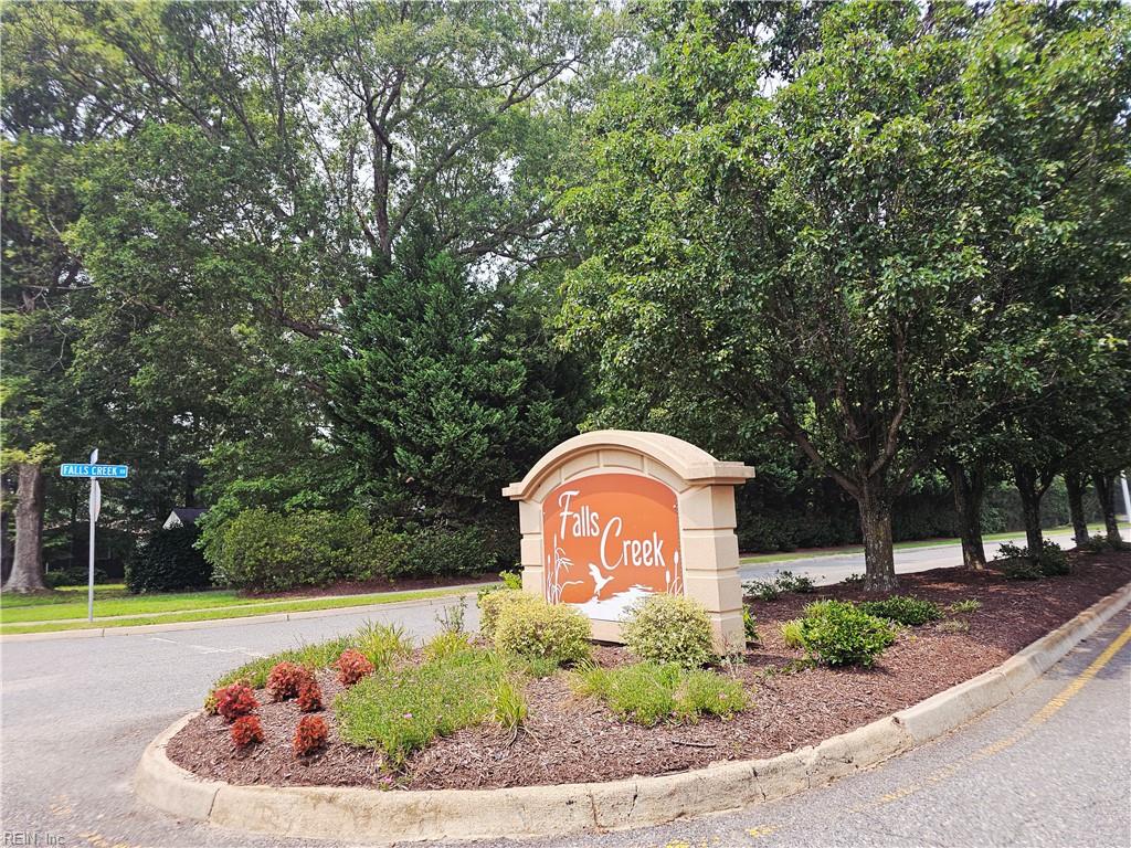806 Falls Creek Dr Property Photo 44