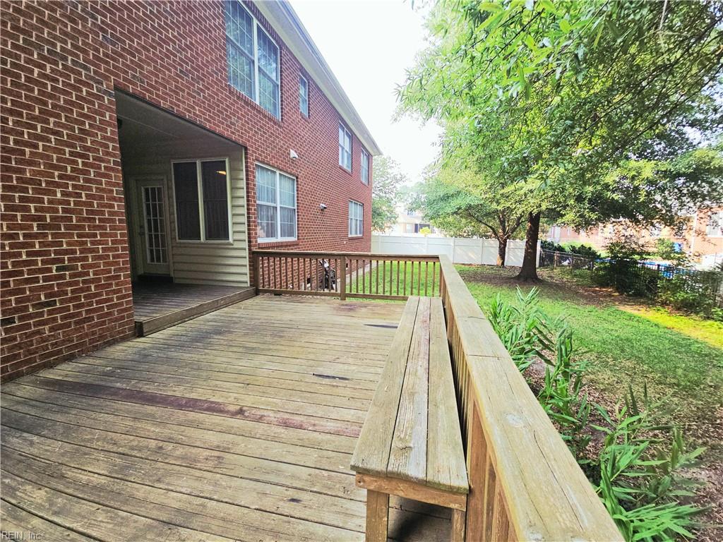 806 Falls Creek Dr Property Photo 49