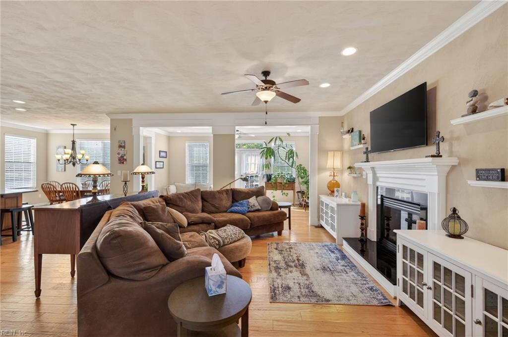 1228 Rosebud Ln Property Photo 6