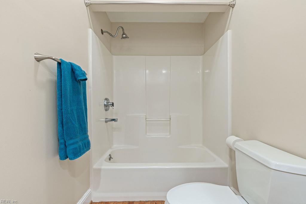 100 Crescent Dr Property Photo 7