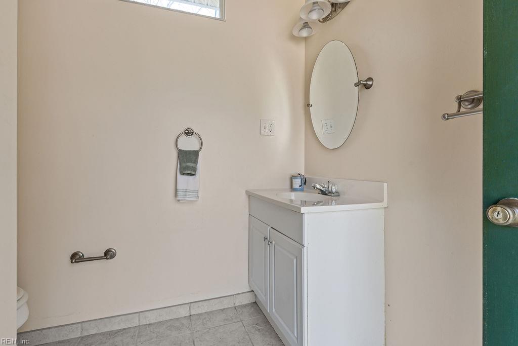 100 Crescent Dr Property Photo 43