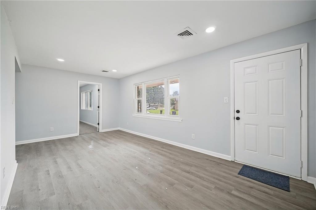 602 Stratford St Property Photo 6