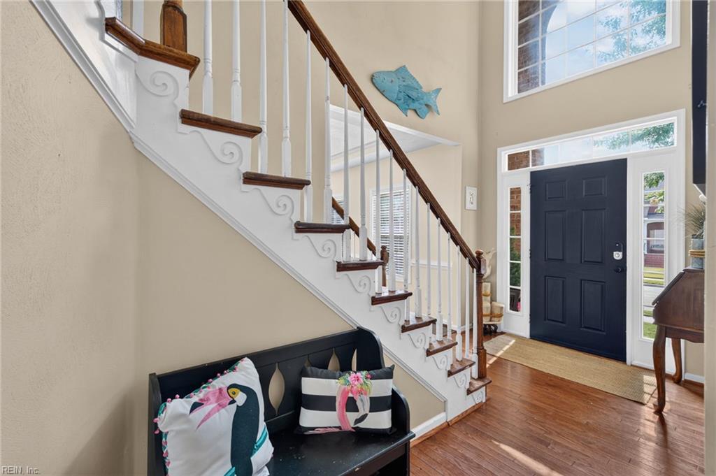 1032 Windward Ln Property Photo 5