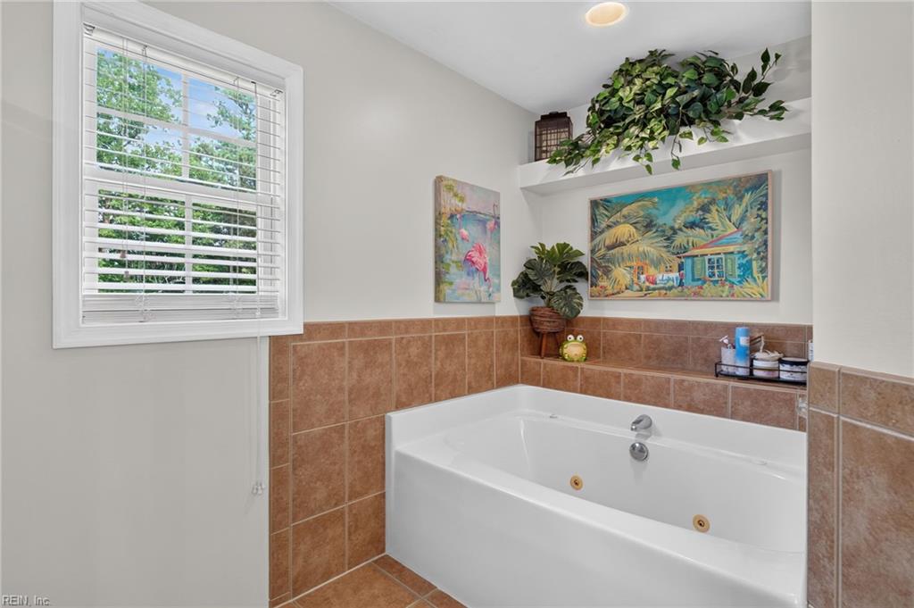 1032 Windward Ln Property Photo 21